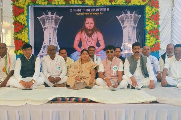 मानव समाज में समरसता का संदेश देने वाले बाबा गुरु घासीदास की जयंती,,, सतनामी समाज द्वारा बड़ी धूमधाम से मनाया गया।