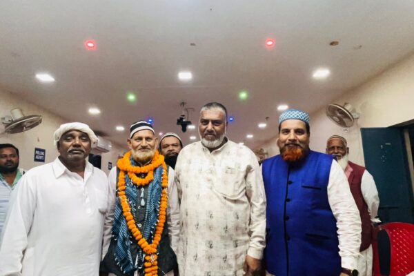उमराह के लिए नियाज खान की रवानगी पर विशेष कार्यक्रम आयोजित।