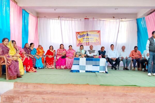 परीक्षेत्रीय साहू समाज चंदेनी भाठा का साहू पारिवारिक मिलन समारोह का आयोजन स्थानीय साहू सदन में धूमधाम से किया गया।