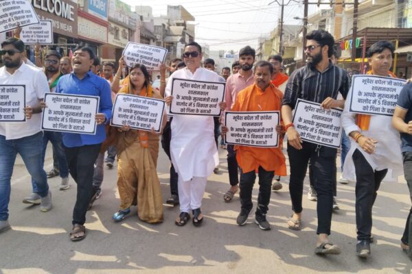 भूपेश बघेल कांग्रेस शासन काल के आपके मुख्यमंत्री रहते बालोद में पांच विकास कार्य को गिना के बताओ।