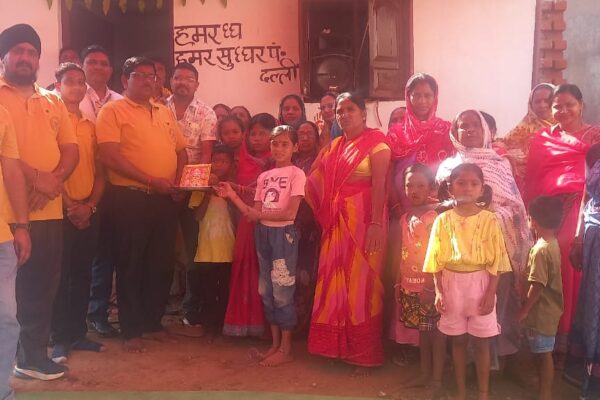 रुक्मणी विश्वकर्मा का सपना हुआ साकार ! “हमर सुघ्घर पंडर दल्ली सेवा समिति ने राजहरा के दानदाताओं के सहयोग से दिया आशियाना।