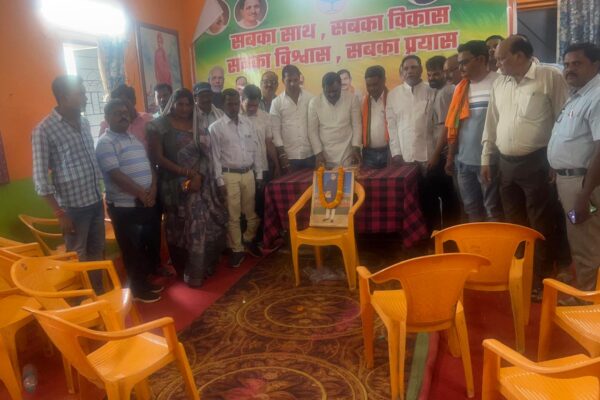 भाजपा कार्यालय गुंडरदेही में संविधान निर्माता एवं भारत रत्न डॉक्टर भीमराव अंबेडकर की जयंती मनाई गई।