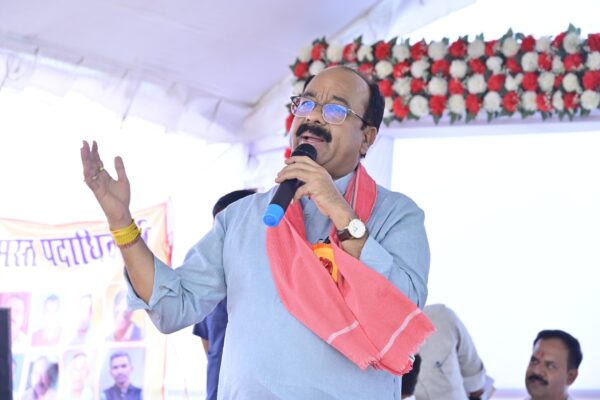 बस्तर में सड़क निर्माण में गड़बड़ी पर फिर जांच बैठाई उप मुख्यमंत्री अरुण साव ने।