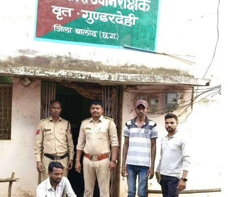 आबकारी विभाग द्वारा अवैध शराब विक्रेताओं के विरूद्ध जिले में की जा रही है लगातार कार्रवाई।