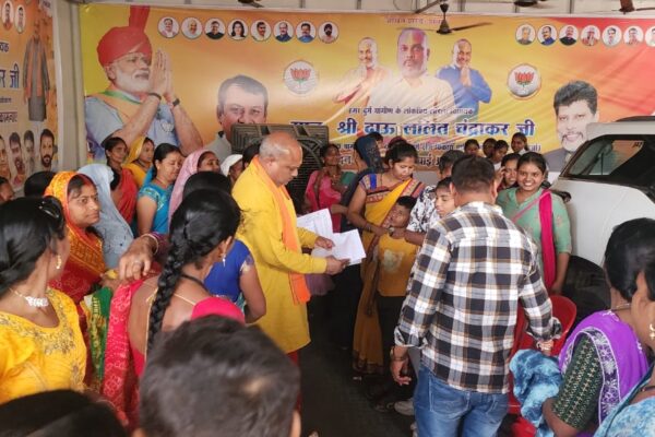 विधायक ललित चंद्राकर ने जनता दरबार में समस्याएं सुनी, निराकरण किया।